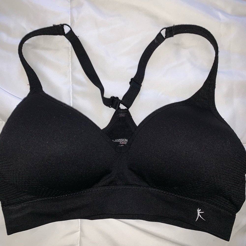 Black sports bra